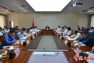 周振宇在全市經(jīng)濟(jì)運(yùn)行座談會(huì)上強(qiáng)調(diào)：全力以赴抓經(jīng)濟(jì)促發(fā)展 努力完成全年目標(biāo)任務(wù)