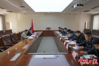 周振宇參加市政府辦第一黨支部組織生活會(huì)