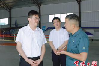 羅毅君調(diào)研文化和旅游工作