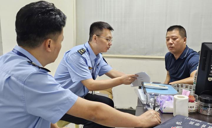 突擊檢查！常德嚴(yán)打集貿(mào)市場(chǎng)計(jì)量違法違規(guī)行為