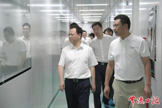 ?周振宇在全市項目建設調度會上強調：推動重大項目建設提速提效 鞏固經濟回升向好勢頭